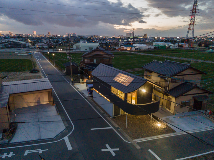 リビングから新幹線の見えるお家 写真